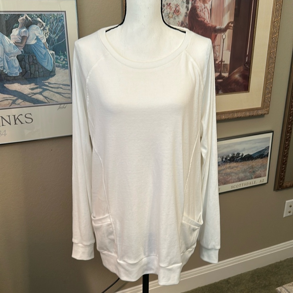 Lightweight sweatshirt NWT